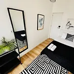 旅馆 Luxury In Marques De Pombal, Centre Of *