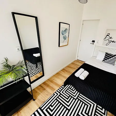 ホステル Luxury In Marques De Pombal, Centre Of *