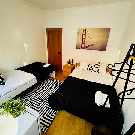 Hostel Luxury In Marques De Pombal, Centre Of Lisboa