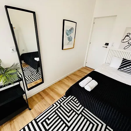 Hostel Luxury In Marques De Pombal, Centre Of