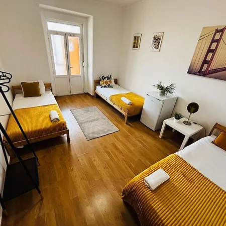 Luxury In Marques De Pombal, Centre Of Hostel Lisboa
