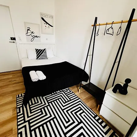 Hostel Luxury In Marques De Pombal, Centre Of Lissabon